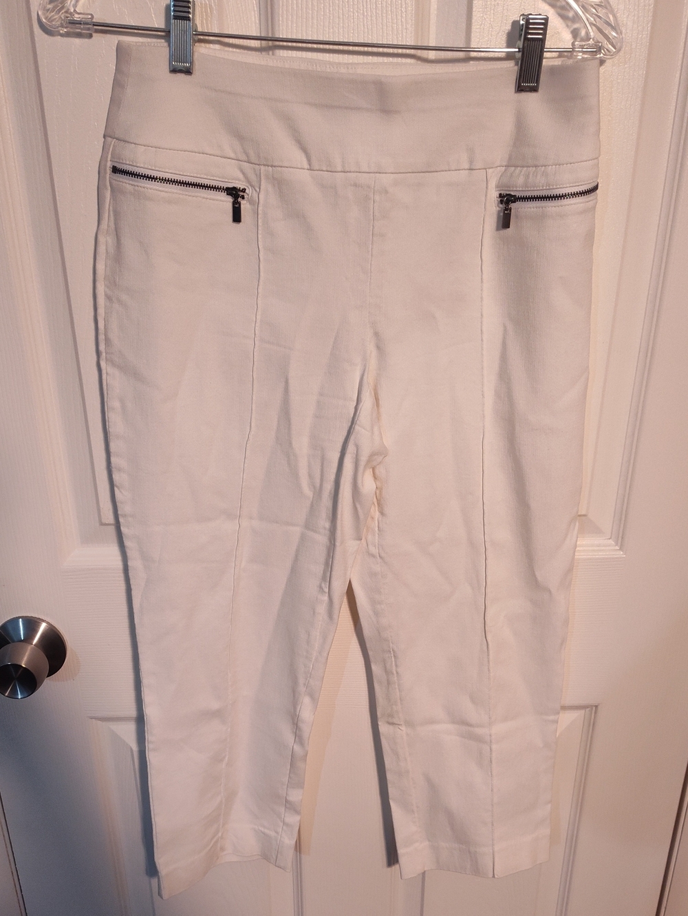Style & Co. White Pull-On Capri Pants with Zip Pocket Accents